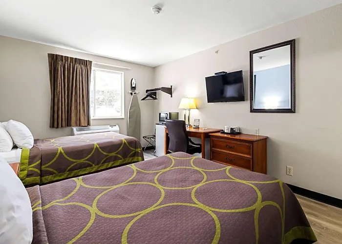 Super 8 By Wyndham Pittsburgh/Monroeville